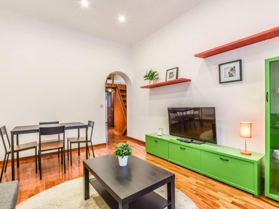 Apartamento Puente De Segovia Appartamento Madrid Esterno foto