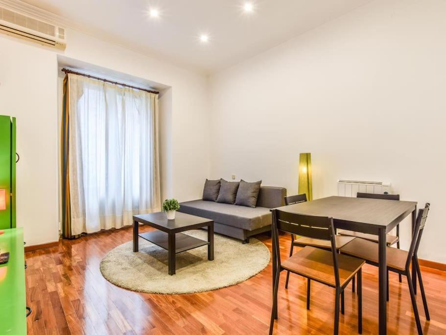 Apartamento Puente De Segovia Appartamento Madrid Esterno foto